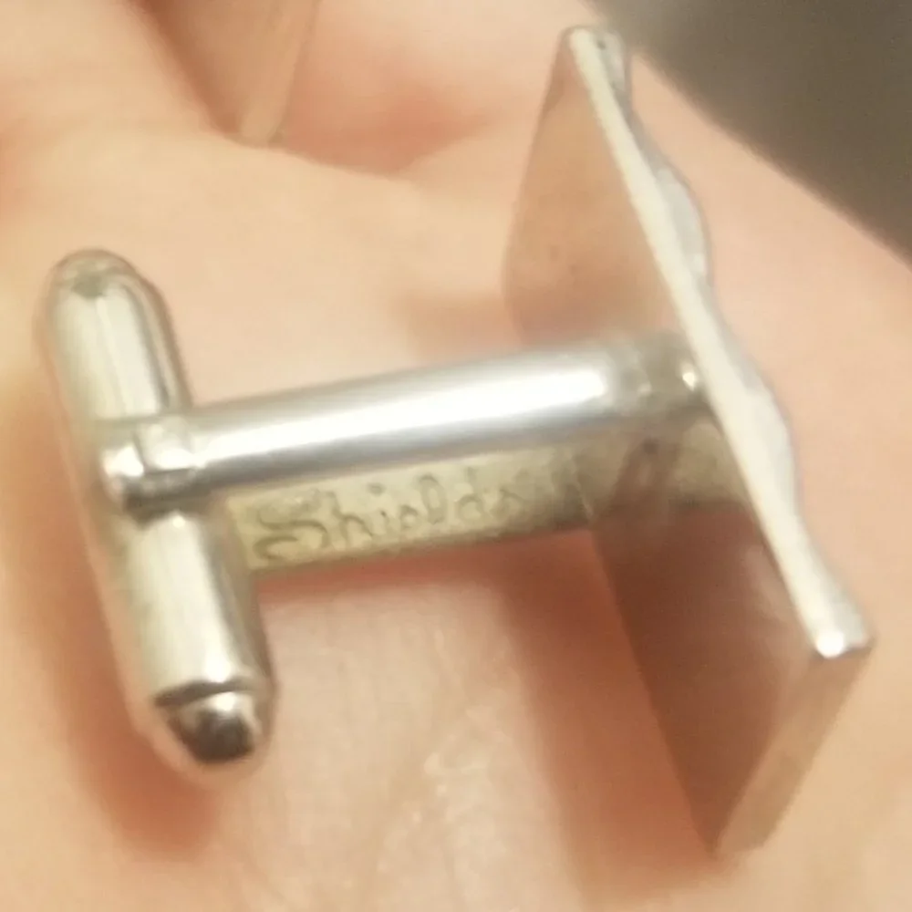 Sophisticated yet blingy vtg silvertone Shields mens cuff links